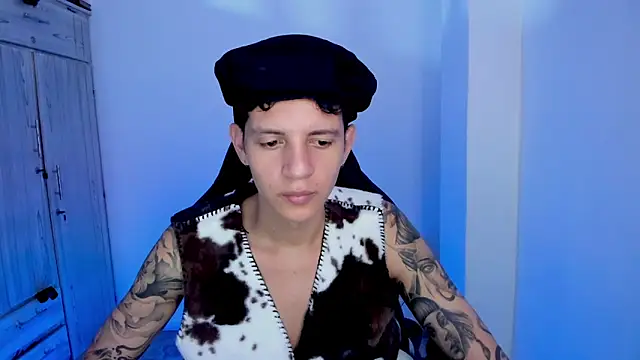 tylerrnova online show from July 25, 2026, 3:26 am