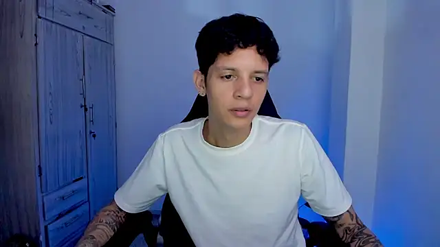 tylerrnova online show from July 30, 2026, 12:42 am