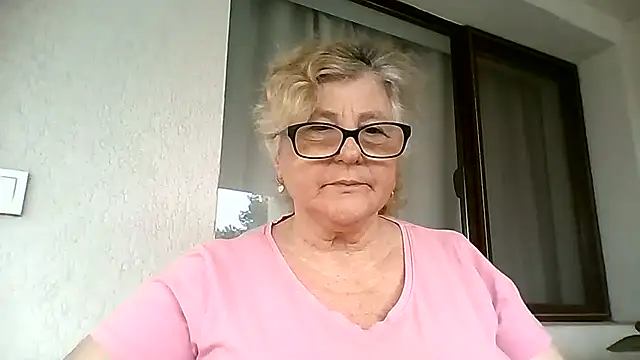 Snapshot of NoraMelow chatting on August 9, 2026, 5:56 am NoraMelow online show from August 9, 2026, 5:56 am