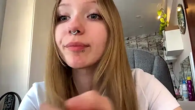 Snapshot of BivalentFalloff chatting on June 29, 2026, 5:03 am BivalentFalloff online show from June 29, 2026, 5:03 am
