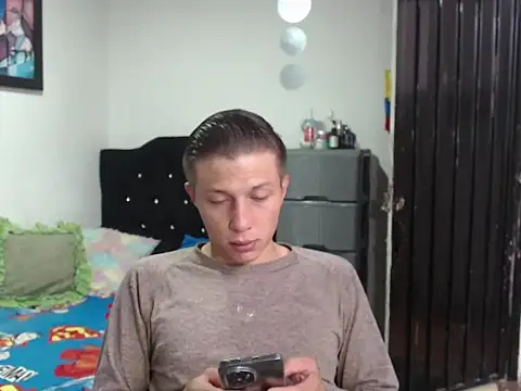 Snapshot of Stiiveen777 chatting on July 15, 2026, 12:32 pm Stiiveen777 online show from July 15, 2026, 12:32 pm