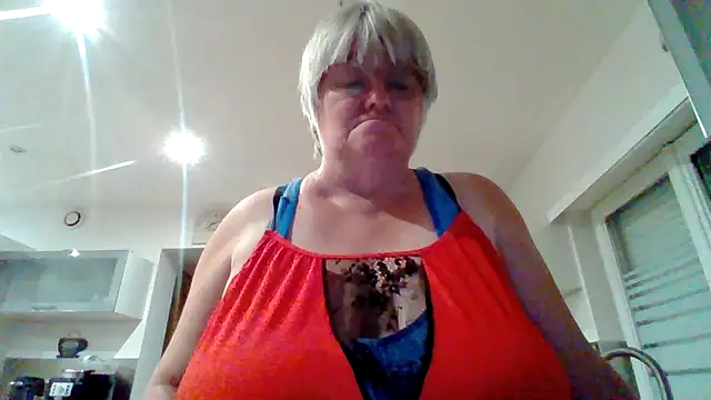 Snapshot of coquinesensuel chatting on June 25, 2026, 8:13 pm coquinesensuel online show from June 25, 2026, 8:13 pm