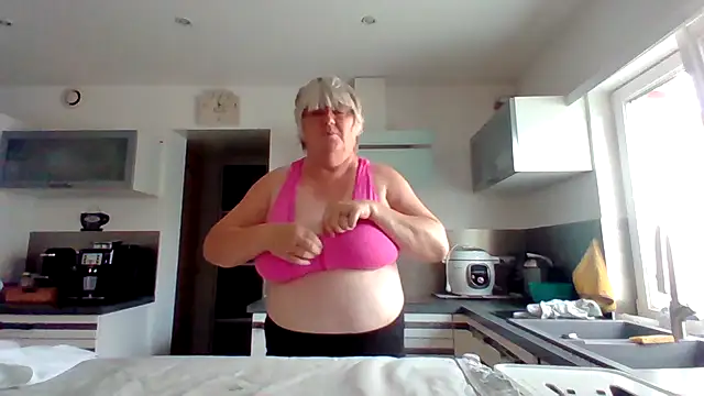Snapshot of coquinesensuel chatting on July 20, 2026, 10:50 am coquinesensuel online show from July 20, 2026, 10:50 am