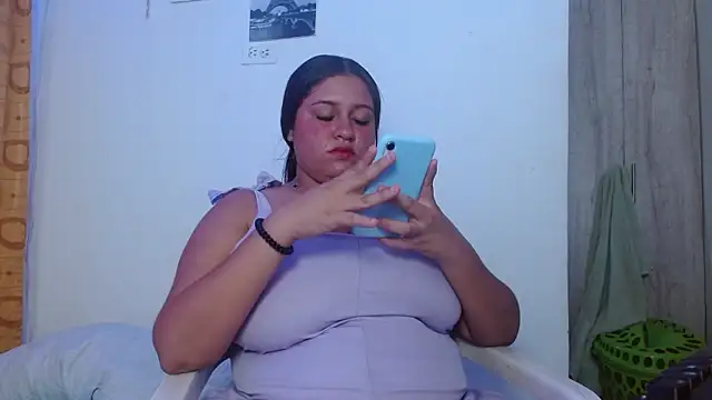 Snapshot of Scarleth_69_ chatting on July 9, 2026, 4:44 pm Scarleth 69 online show from July 9, 2026, 4:44 pm