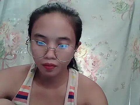 Snapshot of sophie_193 chatting on July 4, 2026, 3:24 am sophie 193 online show from July 4, 2026, 3:24 am