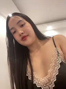 Lilyluta2000 online show from June 18, 2026, 9:47 am