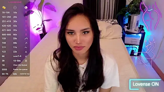 Snapshot of Bell_PepperHot chatting on August 1, 2026, 8:24 am Bell PepperHot online show from August 1, 2026, 8:24 am