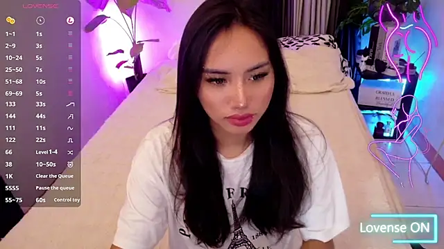 Snapshot of Bell_PepperHot chatting on August 2, 2026, 3:43 pm Bell PepperHot online show from August 2, 2026, 3:43 pm