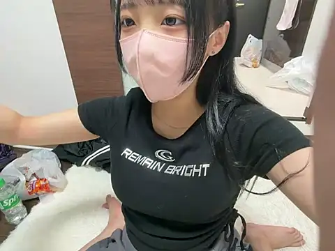 Snapshot of ohuton_love chatting on July 1, 2026, 9:11 am ohuton love online show from July 1, 2026, 9:11 am