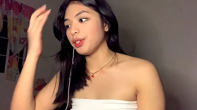 Snapshot of Hazelanne chatting on June 25, 2026, 12:20 pm Hazelanne online show from June 25, 2026, 12:20 pm
