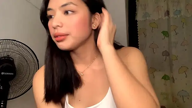 Snapshot of Hazelanne chatting on July 25, 2026, 1:52 pm Hazelanne online show from July 25, 2026, 1:52 pm