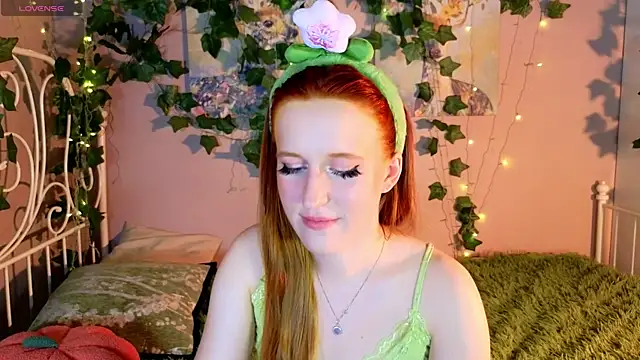 Snapshot of Eva_Bellea chatting on July 27, 2026, 12:56 pm Eva Bellea online show from July 27, 2026, 12:56 pm