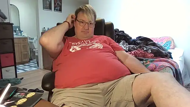 Snapshot of wrenvx chatting on July 4, 2026, 6:47 pm wrenvx online show from July 4, 2026, 6:47 pm