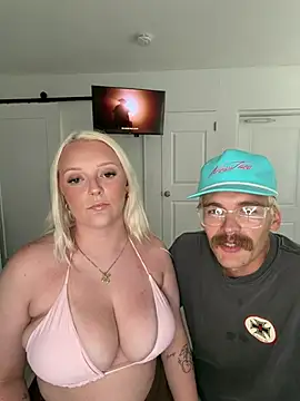 Snapshot of Blondebarbie21 chatting on June 26, 2026, 8:57 pm Blondebarbie21 online show from June 26, 2026, 8:57 pm