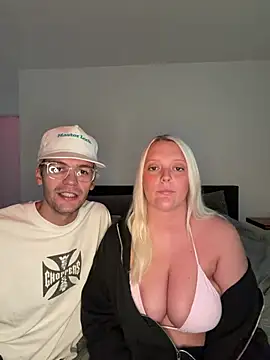 Snapshot of Blondebarbie21 chatting on August 6, 2026, 3:25 pm Blondebarbie21 online show from August 6, 2026, 3:25 pm