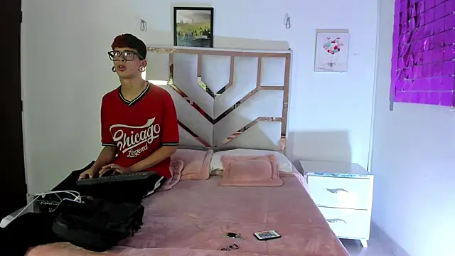 Snapshot of Demian_Salvatoire chatting on August 1, 2026, 9:14 pm Demian Salvatoire online show from August 1, 2026, 9:14 pm