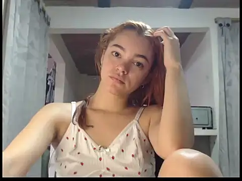 Snapshot of estrella-cutte chatting on July 4, 2026, 2:01 pm estrella-cutte online show from July 4, 2026, 2:01 pm