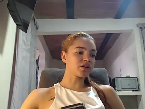 Snapshot of estrella-cutte chatting on July 21, 2026, 8:11 pm estrella-cutte online show from July 21, 2026, 8:11 pm