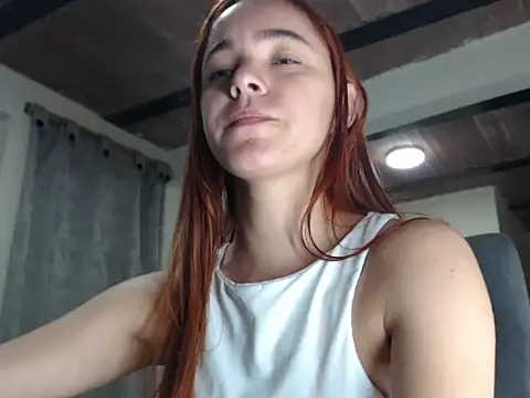 Snapshot of estrella-cutte chatting on July 28, 2026, 1:32 pm estrella-cutte online show from July 28, 2026, 1:32 pm