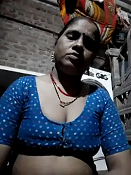 Snapshot of Hot_shiri chatting on August 5, 2026, 8:11 pm Hot shiri online show from August 5, 2026, 8:11 pm