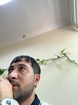 Snapshot of Elnur_464 chatting on July 9, 2026, 8:18 am Elnur 464 online show from July 9, 2026, 8:18 am