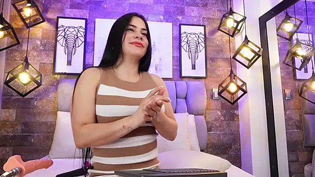 Snapshot of Miss_Isabeella chatting on July 11, 2026, 12:08 pm Miss Isabeella online show from July 11, 2026, 12:08 pm