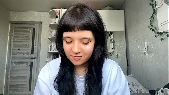 Snapshot of K1ttz1_cutie chatting on June 20, 2026, 11:24 am K1ttz1 cutie online show from June 20, 2026, 11:24 am