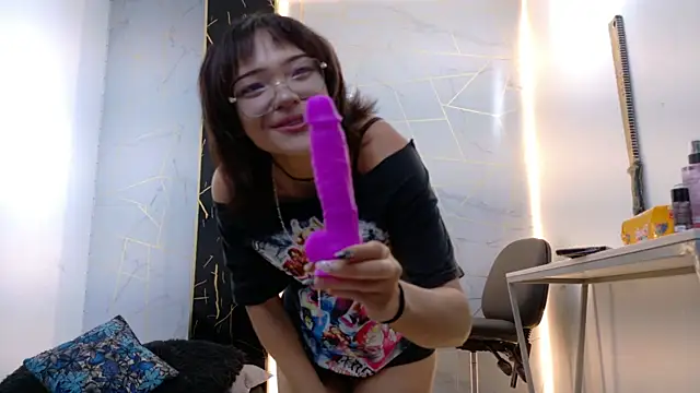 Snapshot of Nix_Siren chatting on August 8, 2026, 1:13 pm Nix Siren online show from August 8, 2026, 1:13 pm