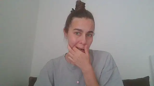 Vanelleda online show from July 8, 2026, 12:53 pm