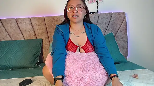 ScarlettPierce777 online show from June 25, 2026, 8:13 pm