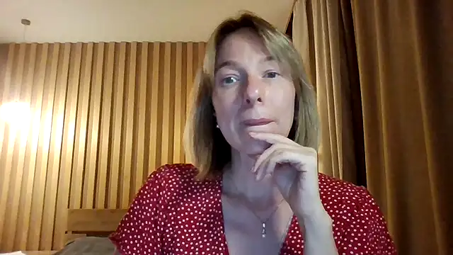 Snapshot of Deloriada chatting on July 10, 2026, 3:58 pm Deloriada online show from July 10, 2026, 3:58 pm