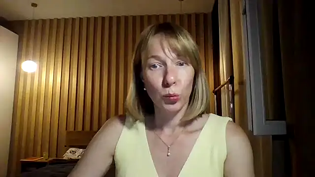 Snapshot of Deloriada chatting on July 19, 2026, 3:49 pm Deloriada online show from July 19, 2026, 3:49 pm