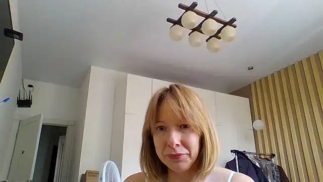 Snapshot of Deloriada chatting on July 28, 2026, 7:26 am Deloriada online show from July 28, 2026, 7:26 am