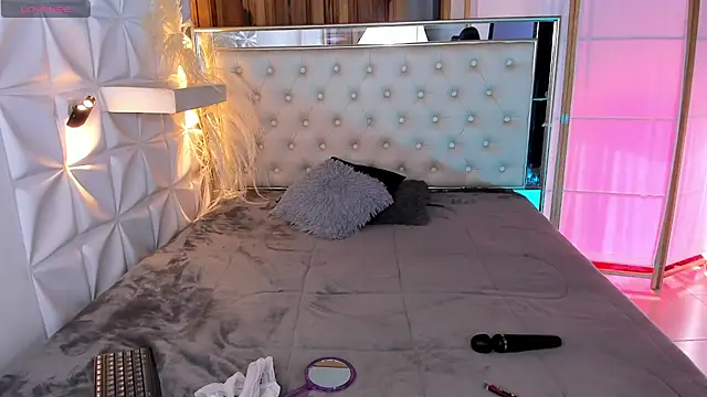 Snapshot of miss_alice_jones chatting on July 29, 2026, 8:40 pm miss alice jones online show from July 29, 2026, 8:40 pm