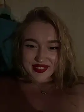 lyalyalii online show from July 8, 2026, 7:07 pm