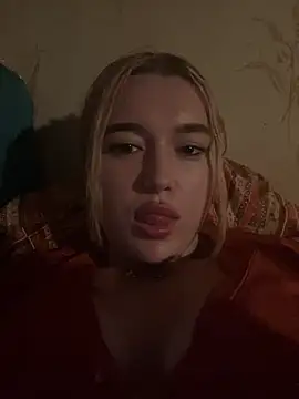 lyalyalii online show from July 10, 2026, 7:38 pm