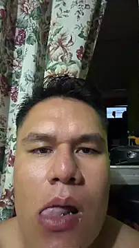 Snapshot of LatinoLeones chatting on June 28, 2026, 1:44 am LatinoLeones online show from June 28, 2026, 1:44 am