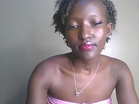 Snapshot of Keilay chatting on July 4, 2026, 7:36 am Keilay online show from July 4, 2026, 7:36 am