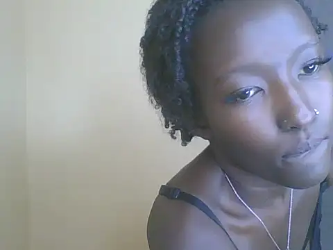 Snapshot of Keilay chatting on July 7, 2026, 8:24 pm Keilay online show from July 7, 2026, 8:24 pm