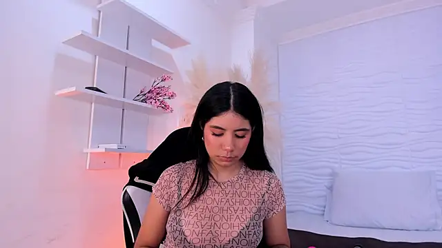 Snapshot of AylinLove_ chatting on July 25, 2026, 11:08 am AylinLove online show from July 25, 2026, 11:08 am
