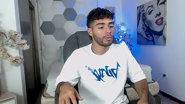 AlejandroGreco online show from June 25, 2026, 6:34 pm