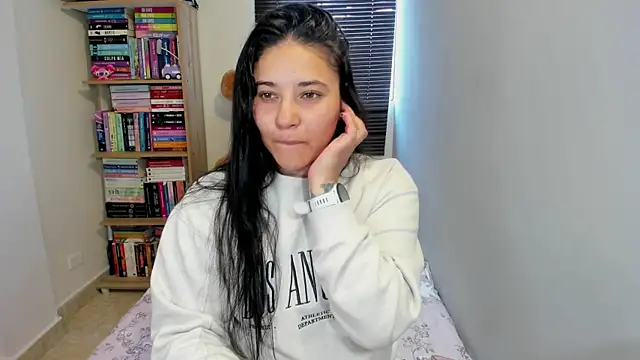 Snapshot of foxwen chatting on August 2, 2026, 9:13 pm foxwen online show from August 2, 2026, 9:13 pm