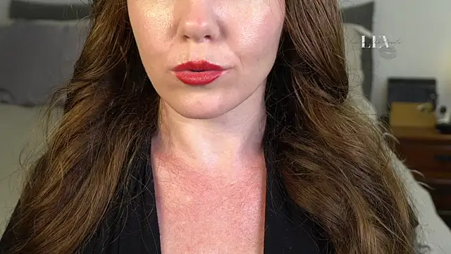 Snapshot of leverageurassets chatting on September 9, 2025, 12:37 pm leverageurassets online show from September 9, 2025, 12:37 pm