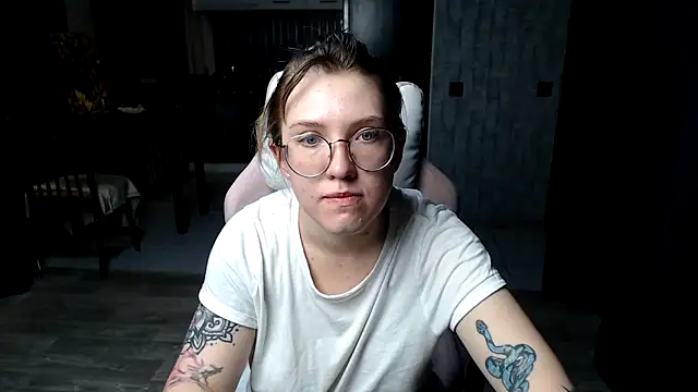 Reginasmilee online show from September 9, 2025, 12:10 am