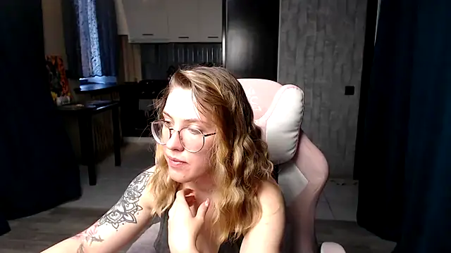 Reginasmilee online show from September 11, 2025, 4:45 am