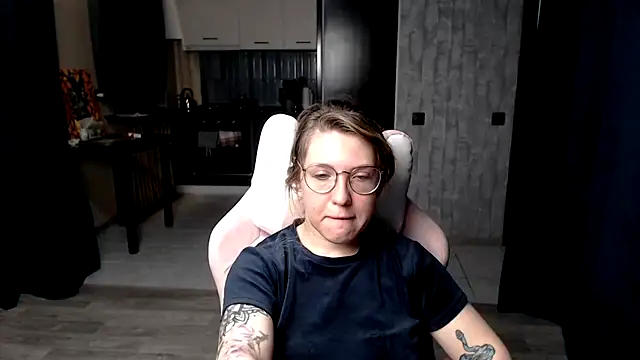 Reginasmilee online show from September 14, 2025, 1:16 am