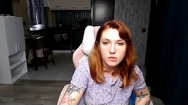 Reginasmilee online show from October 7, 2025, 10:01 am