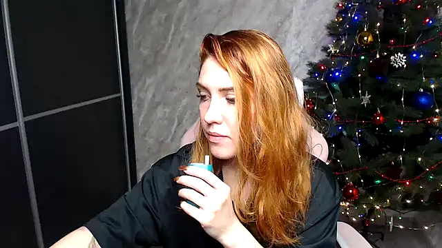 Reginasmilee online show from December 19, 2025, 11:39 am