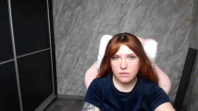 Reginasmilee online show from February 19, 2026, 4:52 am