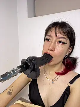 im lizzy17 online show from July 7, 2026, 1:15 pm
